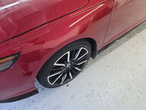 Used 2025 Honda Accord Touring image 9