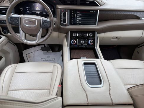 Used 2023 GMC Yukon XL Denali AWD/4WD image 10