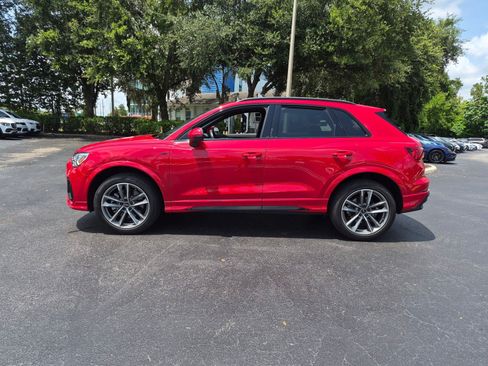 Used 2024 Audi Q3 2.0T Premium w/ Convenience Package AWD/4WD image 2