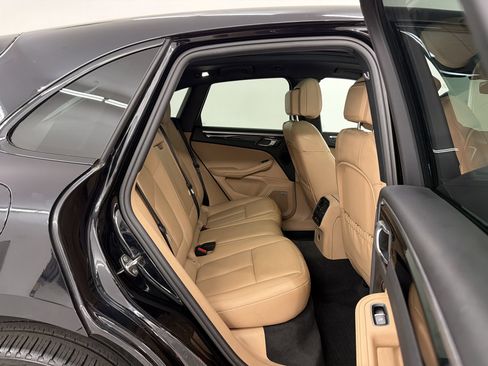 Used 2023 Porsche Macan S AWD/4WD image 34
