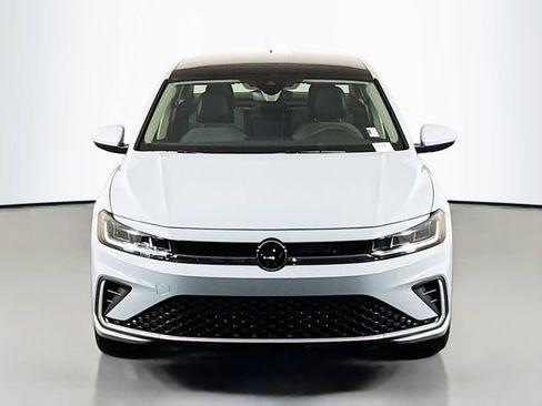New 2026 Volkswagen Jetta SE image 2