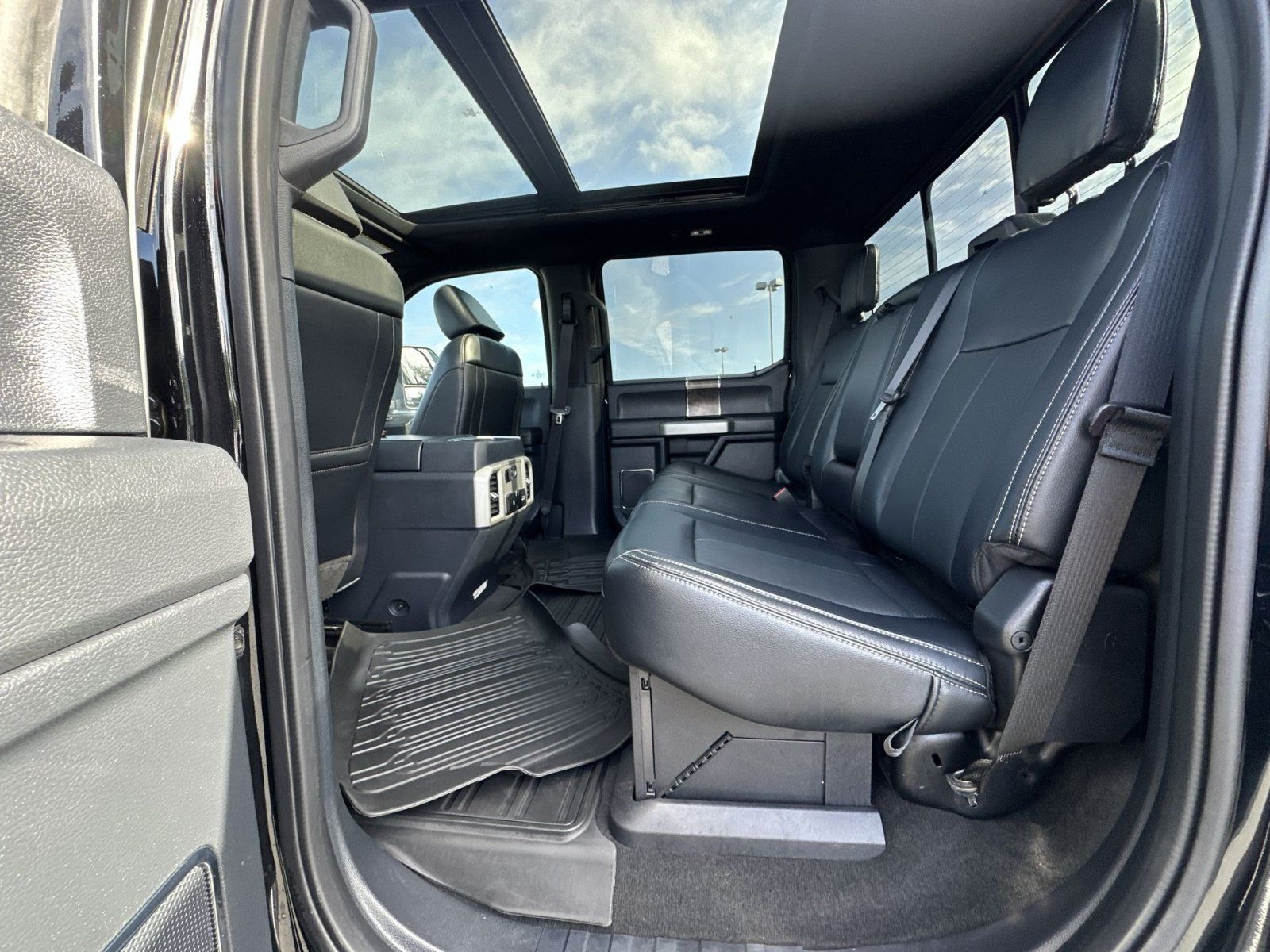 Used 2022 Ford F450 Lariat w/ Lariat Ultimate Package AWD/4WD image 26