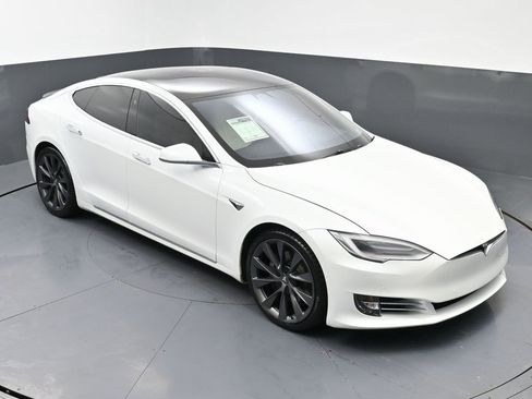 Used 2020 Tesla Model S Long Range Plus image 47