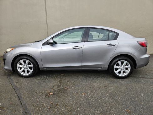Used 2010 MAZDA MAZDA3 i Touring image 2