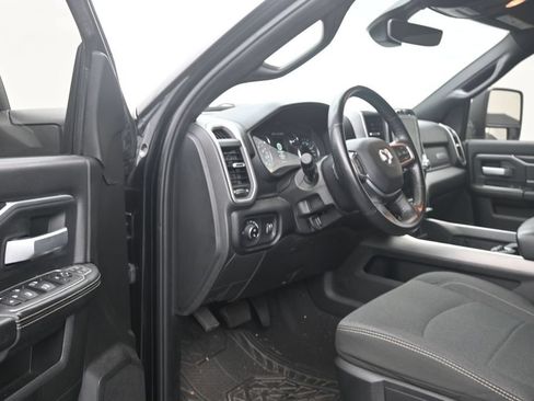 Used 2024 RAM 2500 Big Horn w/ Night Edition AWD/4WD image 10