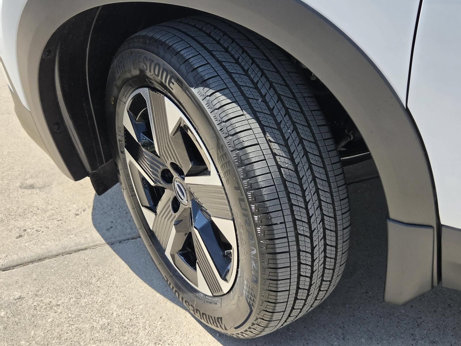 New 2027 Nissan Kicks SV AWD/4WD image 9