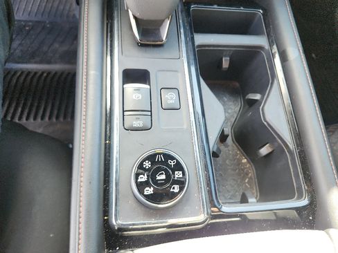 Used 2024 Nissan Pathfinder Rock Creek AWD/4WD image 31