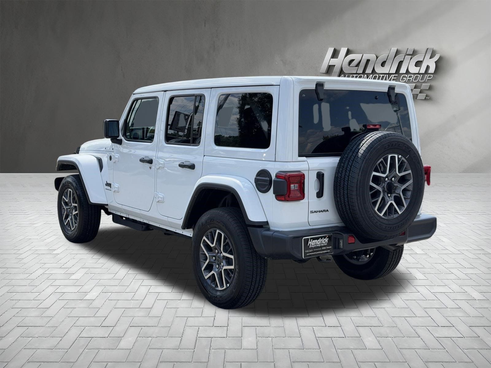 Used 2026 Jeep Wrangler Unlimited Sahara AWD/4WD image 8