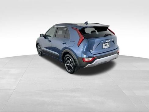 Certified 2025 Kia Niro EX FWD image 7