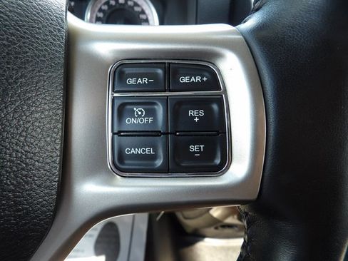 Used 2018 RAM 1500 Laramie AWD/4WD image 17
