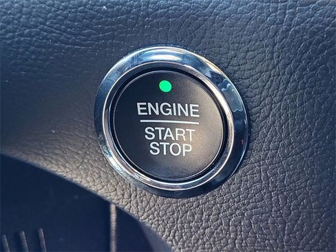 Used 2024 Ford Edge SEL image 17