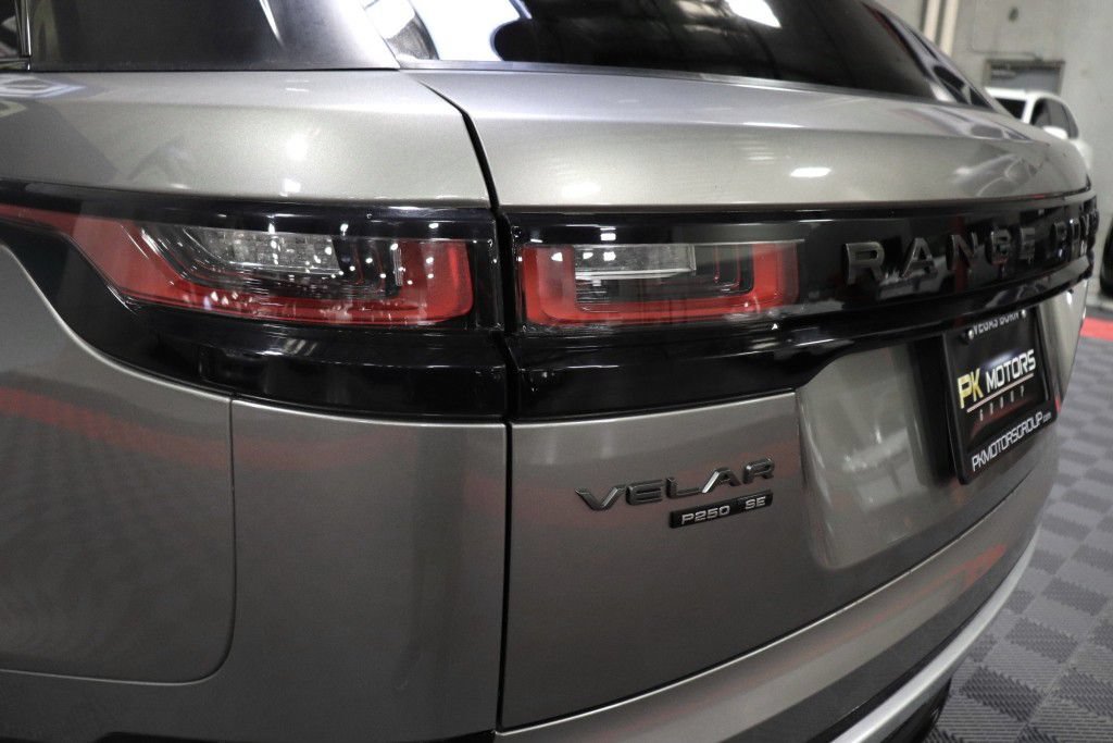 Used 2018 Land Rover Range Rover Velar R-Dynamic SE AWD/4WD image 5