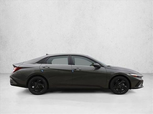 New 2026 Hyundai Elantra SEL Sport FWD image 4