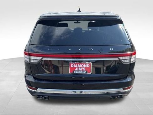 Used 2023 Lincoln Aviator AWD image 3