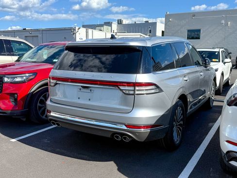 Used 2023 Lincoln Aviator AWD w/ Premium Package image 6