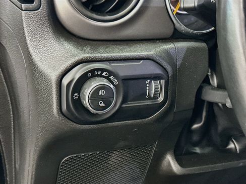 Used 2023 Jeep Gladiator Sport AWD/4WD image 17