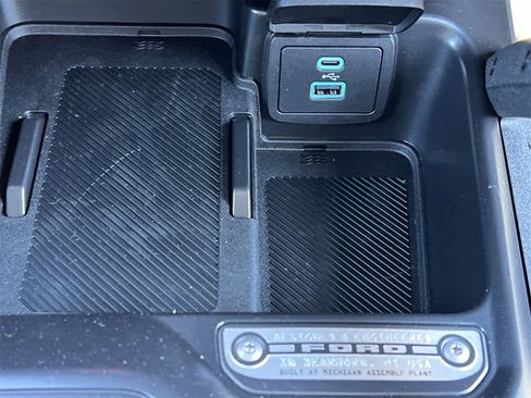 New 2025 Ford Bronco Outer Banks w/ Sasquatch Package image 7