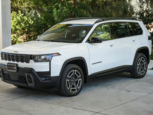 New 2026 Jeep Cherokee Limited image 3