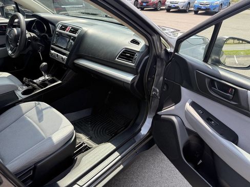 Used 2018 Subaru Outback 2.5i image 12