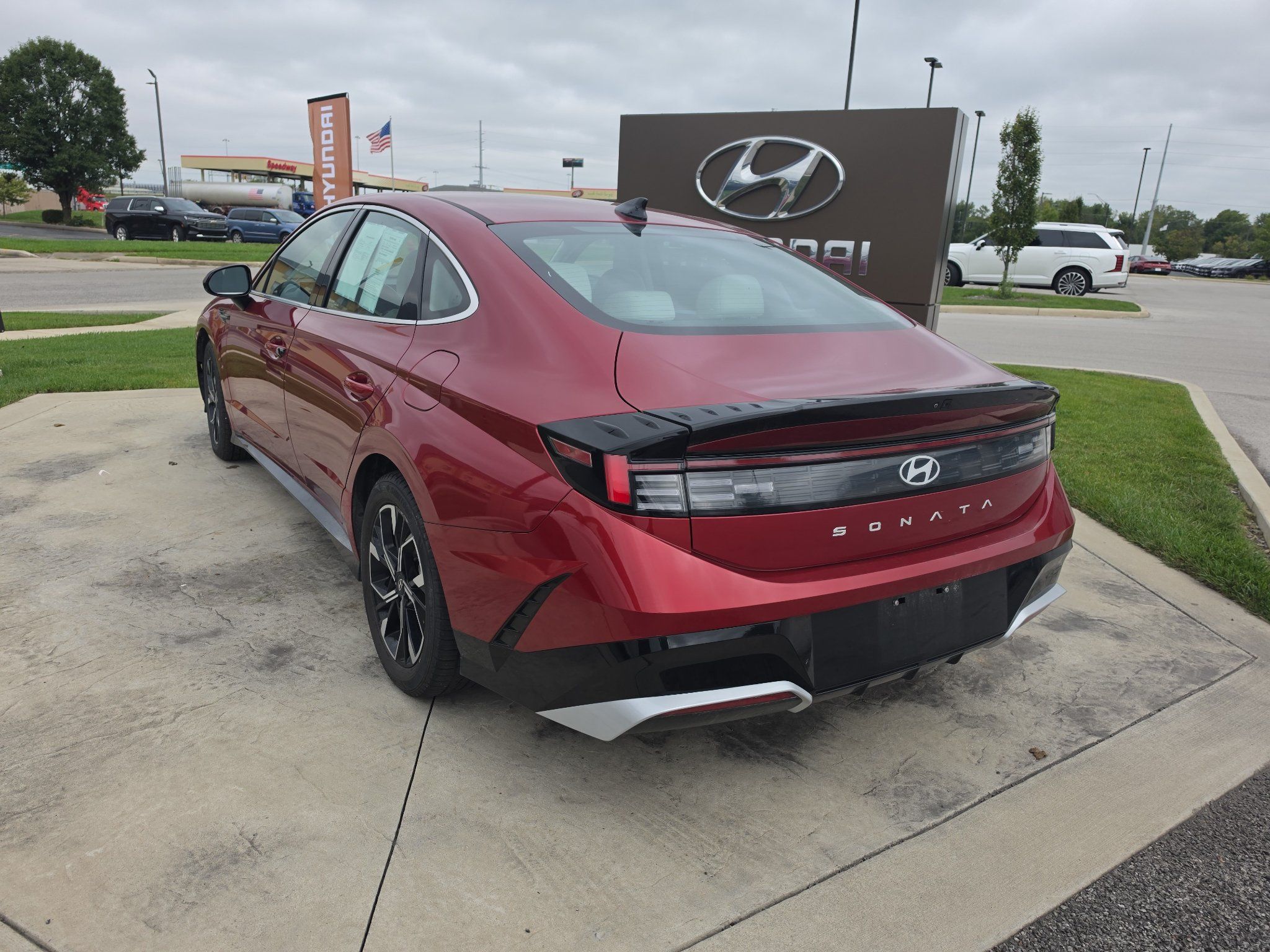 Used 2024 Hyundai Sonata SEL FWD image 7