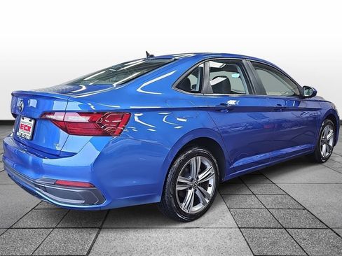 Used 2024 Volkswagen Jetta SE image 5