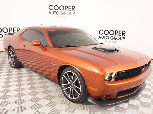 Used 2022 Dodge Challenger R/T w/ Plus Package image 1
