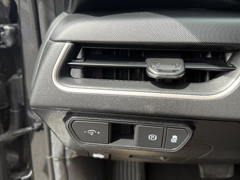 Used 2025 Kia K4 LXS image 17