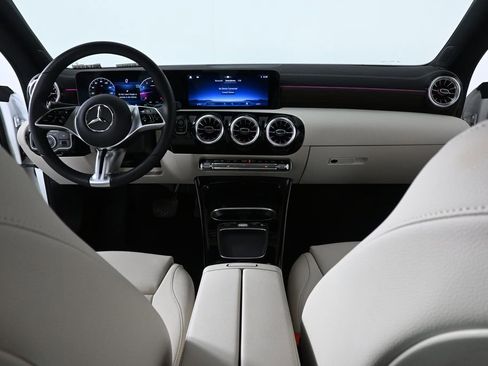 Used 2026 Mercedes-Benz CLA 250 image 17