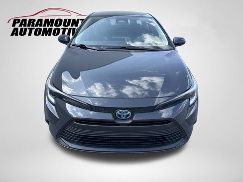 Used 2025 Toyota Corolla LE FWD image 2