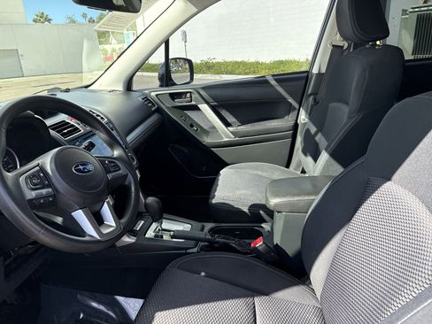 Used 2018 Subaru Forester 2.5i Premium w/ All-Weather Package image 12