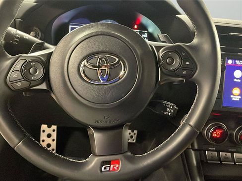 Used 2022 Toyota GR86 Premium RWD image 22