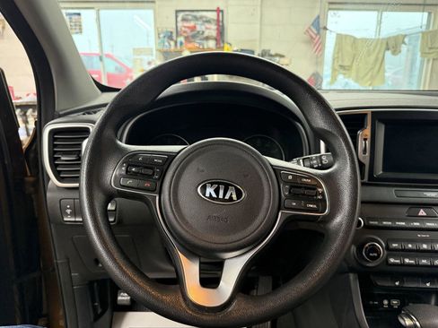 Used 2019 Kia Sportage LX w/ LX Popular Package image 11