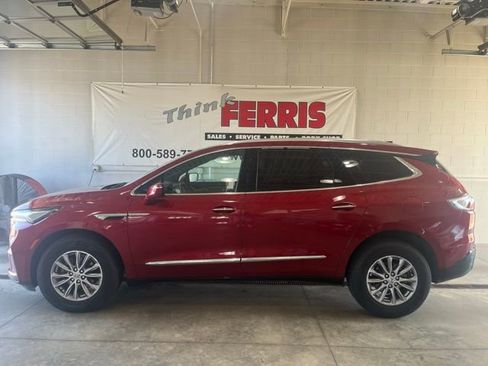 Used 2024 Buick Enclave Premium image 2