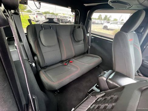 Used 2018 Jeep Wrangler Rubicon AWD/4WD image 18