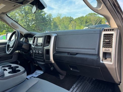 Used 2018 RAM 1500 Classic SLT AWD/4WD image 19