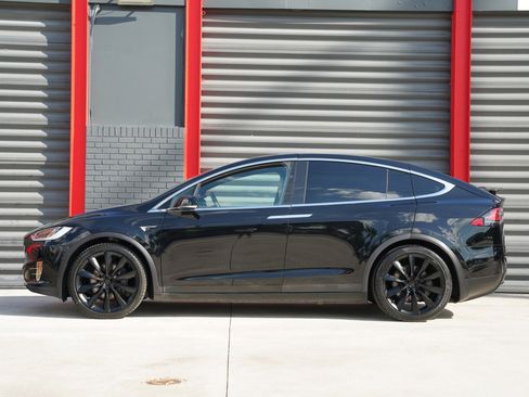 Used 2019 Tesla Model X 100D image 4