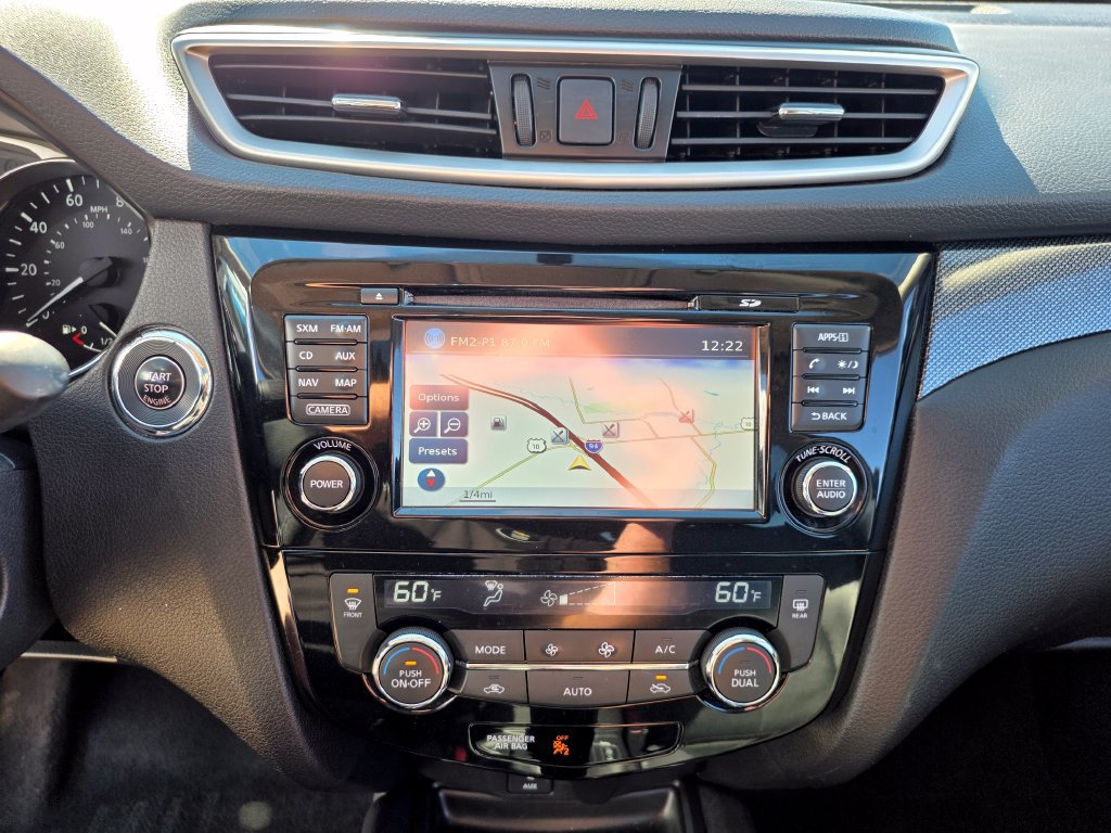Used 2015 Nissan Rogue SL w/ SL Premium Package AWD/4WD image 19