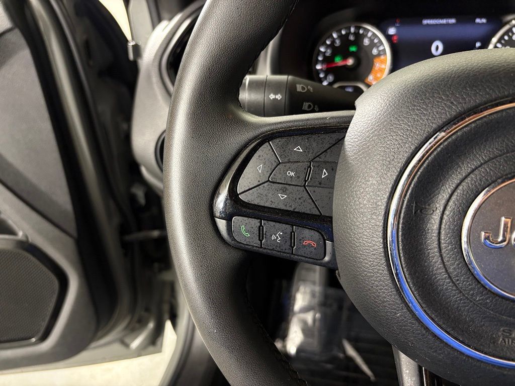 Used 2022 Jeep Renegade Altitude AWD/4WD image 19