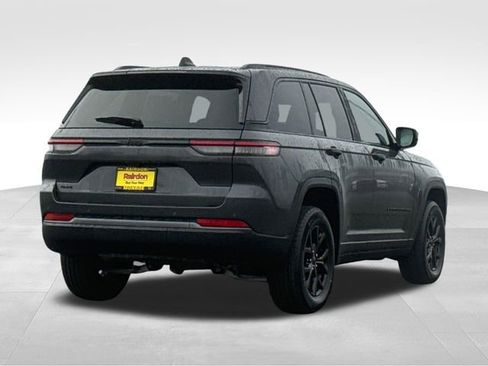 New 2026 Jeep Grand Cherokee Laredo image 10