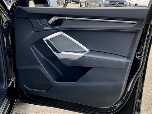 Used 2022 Audi Q3 2.0T Premium image 25