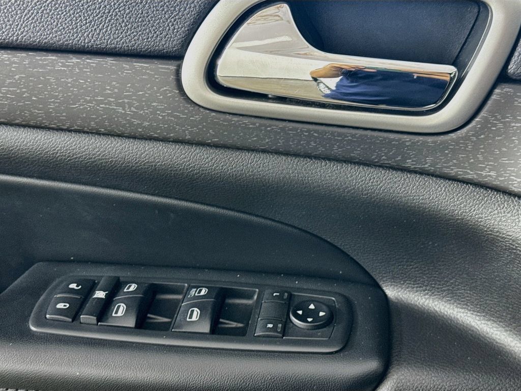 Used 2018 Jeep Grand Cherokee Laredo AWD/4WD image 20