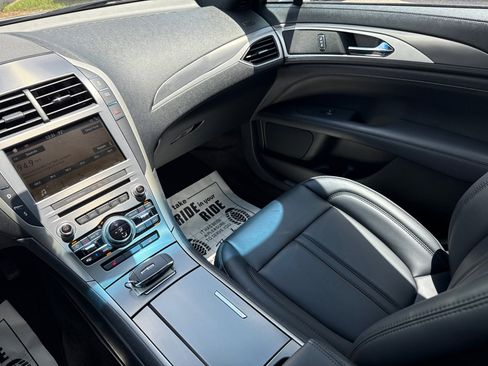 Used 2018 Lincoln MKZ Premiere image 14