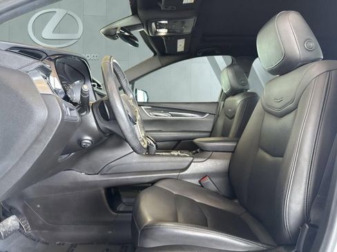 Used 2022 Cadillac XT5 Premium Luxury image 9