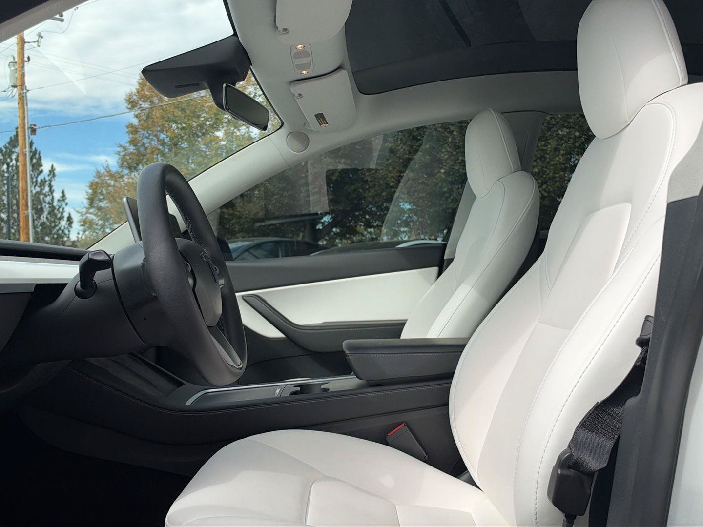Used 2022 Tesla Model Y Performance AWD/4WD image 16