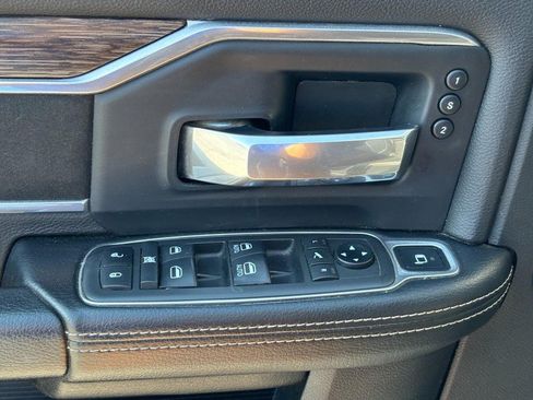 Used 2021 RAM 2500 Laramie AWD/4WD image 18