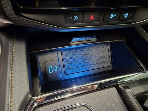 Used 2023 Ford Expedition Platinum image 31