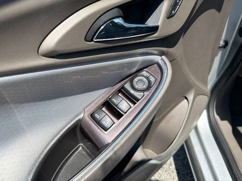 Used 2018 Chevrolet Malibu LT FWD image 11