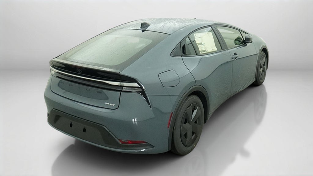 New 2027 Toyota Prius Plug-In Hybrid FWD image 8