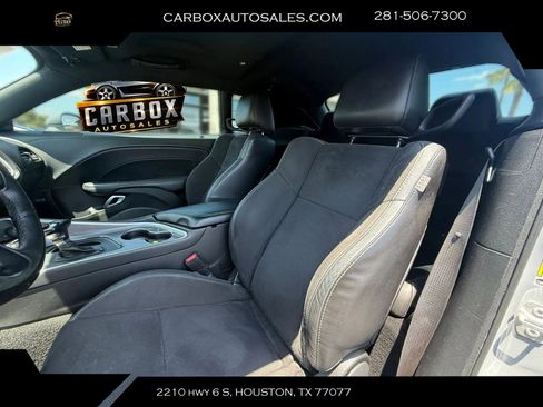 Used 2022 Dodge Challenger GT w/ Plus Package RWD image 19