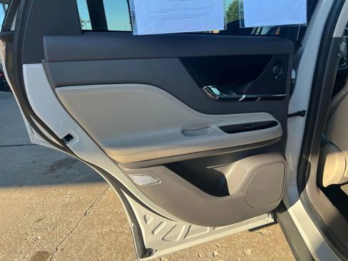 Used 2021 Lincoln Corsair Reserve w/ Equipment Group 201A image 15